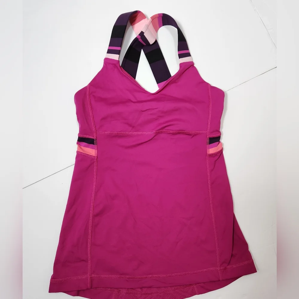 lululemon Cute Fushsia Racerback Tank with built-in bra Size 6 FP171 - Picture 1 of 9